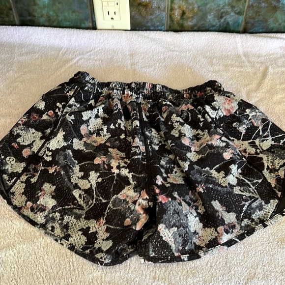 lululemon shorts - Picture 3 of 3